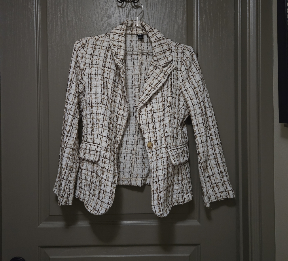 Cream and Black Blazer with Classic Cut